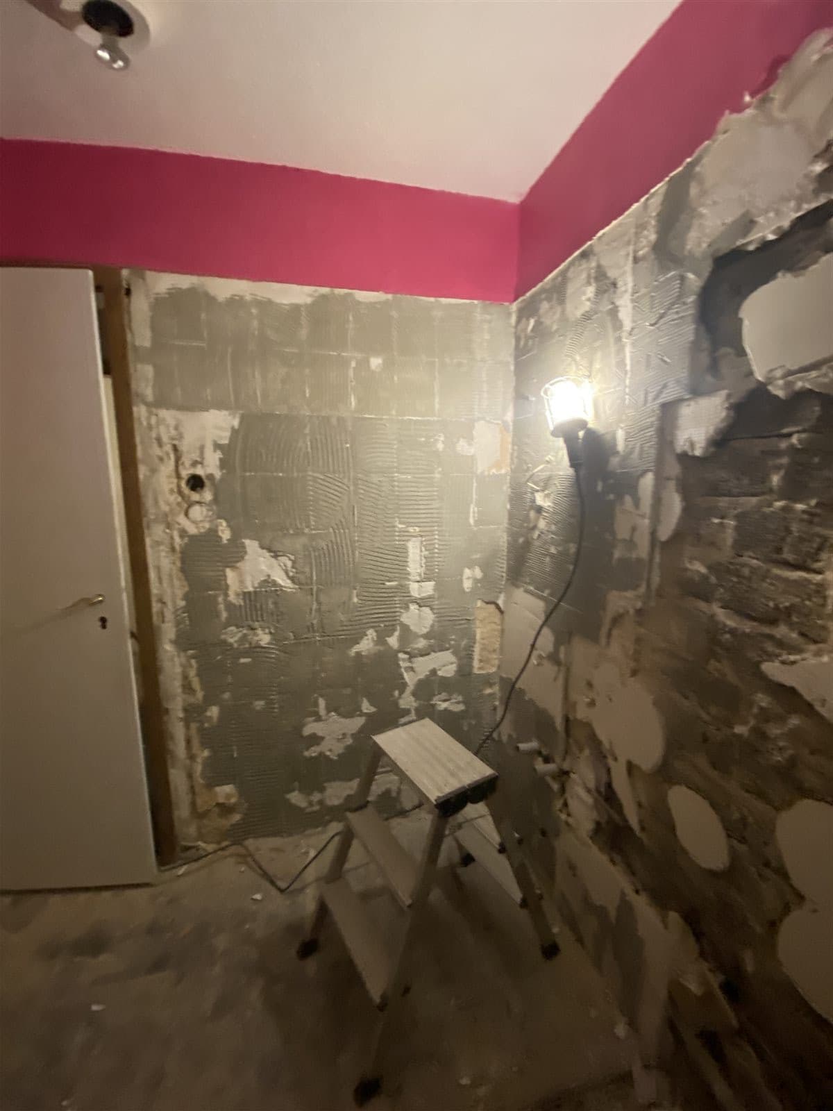 Badezimmersanierung – vorher/nachher